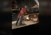 Ratownik jechał na... masce karetki - zdjęcie główne