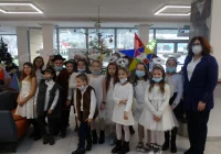 Trzecioklasiści z ZSP nr 4 uczestnikami projektu „Łączymy pokolenia” - zdjęcie główne