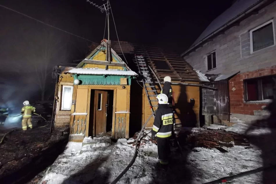 Nocny pożar zabudowań mieszkalno-gospodarczych - zdjęcie 5
