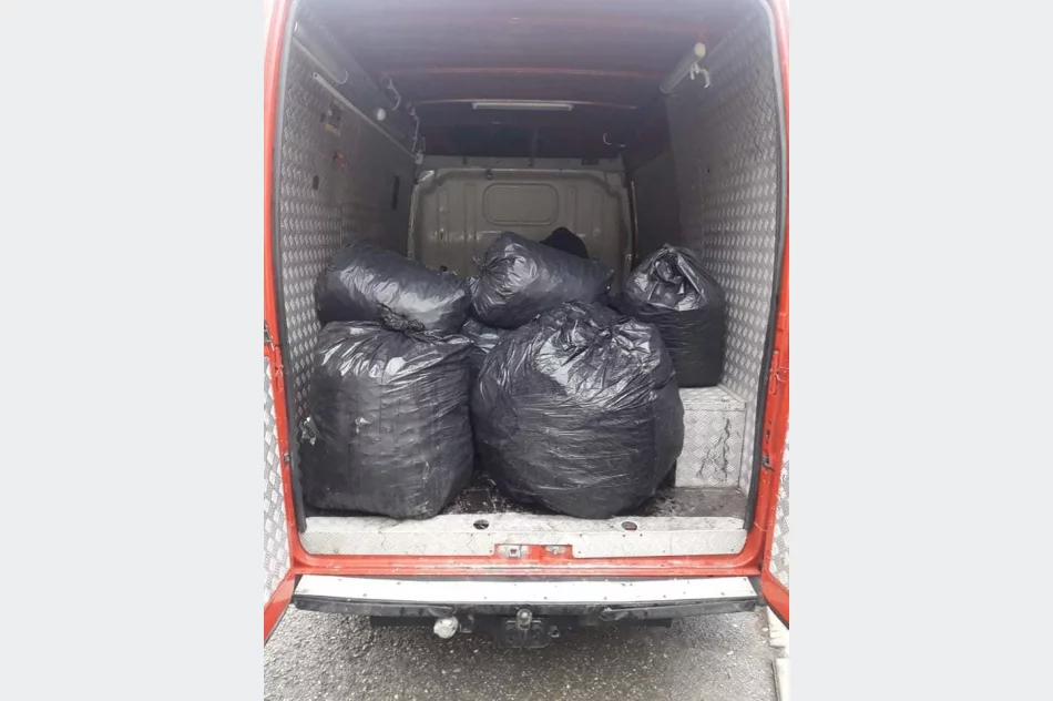 Blisko tona zakrętek wypełniła już metalowe serce przy OSP Łososina Górna - zdjęcie 6