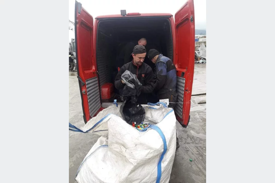 Blisko tona zakrętek wypełniła już metalowe serce przy OSP Łososina Górna - zdjęcie 7