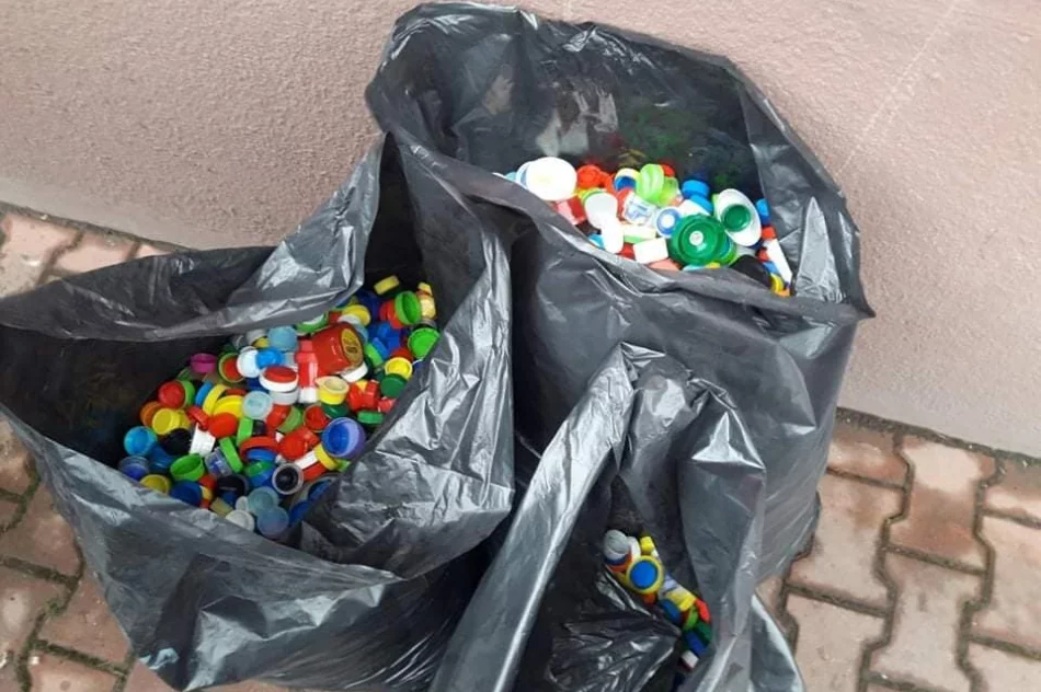 Blisko tona zakrętek wypełniła już metalowe serce przy OSP Łososina Górna - zdjęcie 8