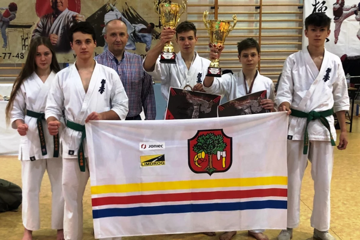 Dwa medale Pucharu Polski Karate Kyokushin wywalczone przez limanowskich karateków ARS Limanowa – JONIEC Team