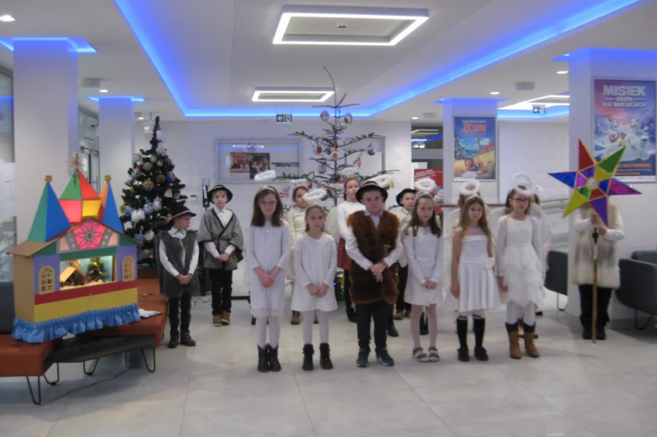 Seniorzy z Klubu „Seniora” podsumowali projekt “CHOINKA ŁĄCZY POKOLENIA” - zdjęcie 7