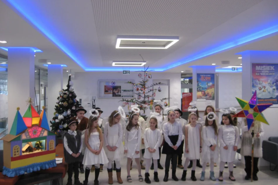 Seniorzy z Klubu „Seniora” podsumowali projekt “CHOINKA ŁĄCZY POKOLENIA” - zdjęcie 10