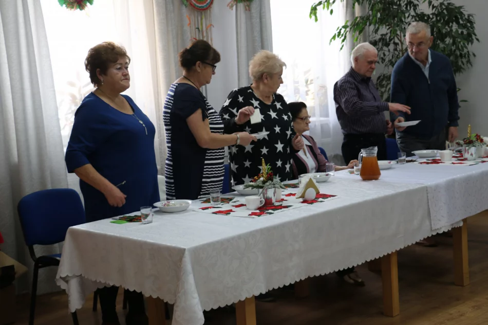Wigilia w Dziennym Domu „Senior+” w Limanowej - zdjęcie 8