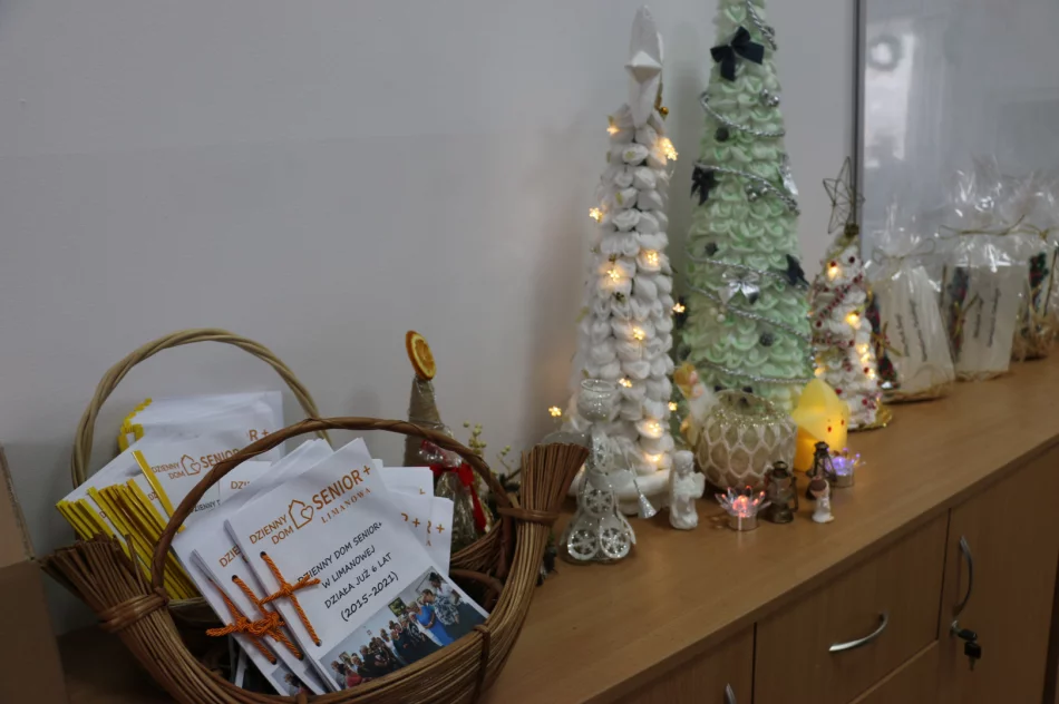 Wigilia w Dziennym Domu „Senior+” w Limanowej - zdjęcie 16