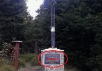 Siedział na... krzyżu papieskim - zdjęcie główne