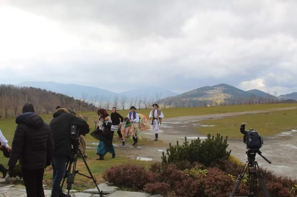 Szkolna grupa kolędnicza z Limanowszczyzny w programie Ziarno - zdjęcie 13