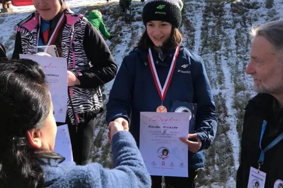 Potrzebuje pomocy. Mimo przeciwności losu osiąga sukcesy. - zdjęcie 6
