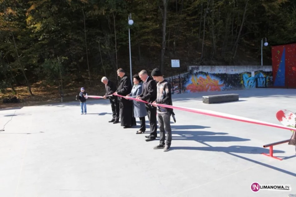 Burmistrz z deskorolką - skatepark otwarty - zdjęcie 2