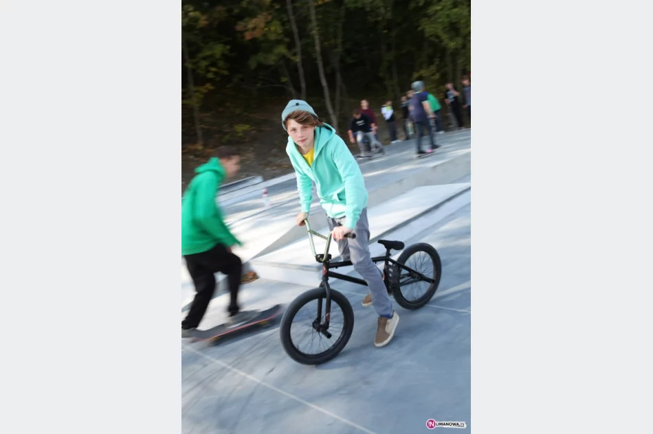 Burmistrz z deskorolką - skatepark otwarty - zdjęcie 4