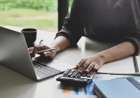 Zmiany w podatkach 2022: wyższa kwota wolna w PIT, ale bez odliczenia składek zdrowotnych. Wchodzi tzw. e-faktura - zdjęcie główne