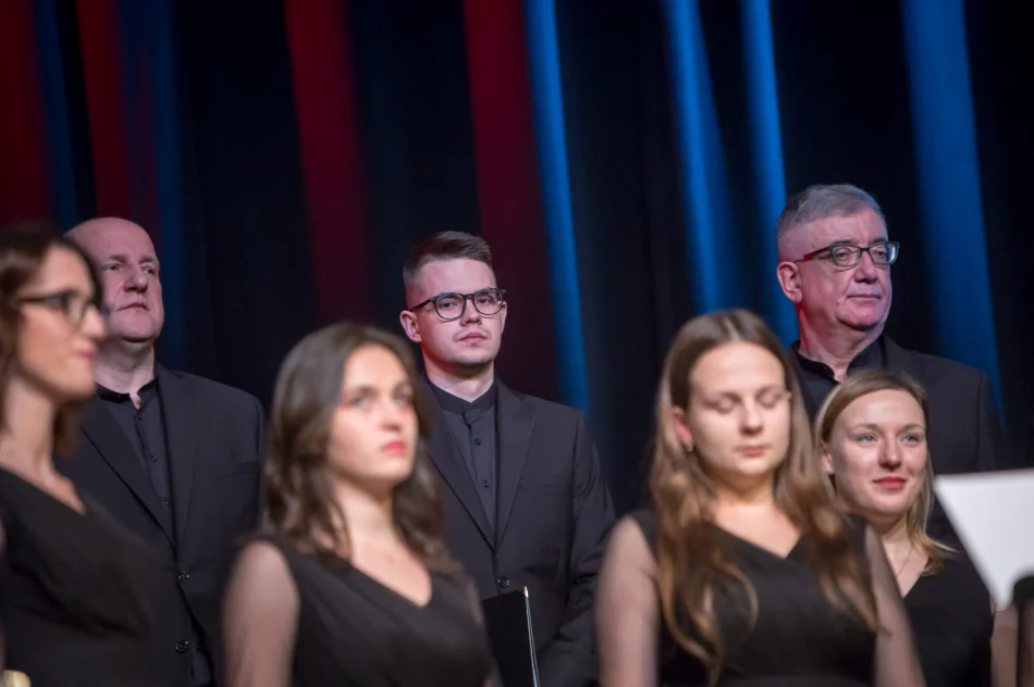 LimaNovum - koncert kolęd i pastorałek "Radość dziś nastała" - zdjęcie 14