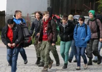 Sto osób idzie szlakiem walk legionów - zdjęcie główne