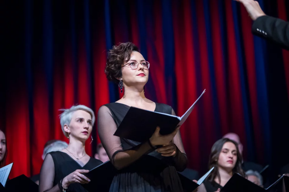  „Radość dziś nastała” – odbył się koncert kolęd i pastorałek w wykonaniu chóru „LimaNovum” - zdjęcie 14
