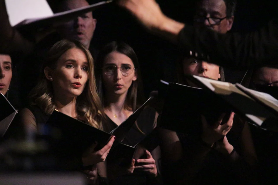 "Radość dziś nastała" - świąteczny koncert w wykonaniu chórzystów - zdjęcie 2