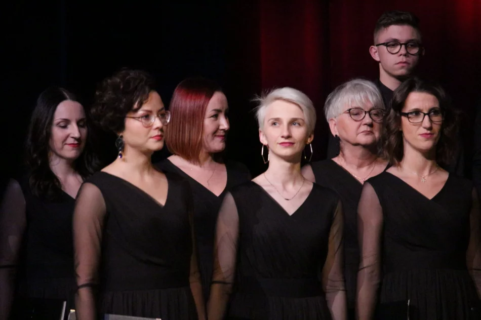 "Radość dziś nastała" - świąteczny koncert w wykonaniu chórzystów - zdjęcie 5