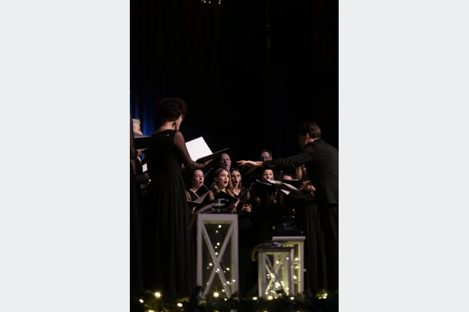 "Radość dziś nastała" - świąteczny koncert w wykonaniu chórzystów - zdjęcie 6