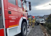 Czołowe zderzenie dwóch pojazdów - zdjęcie główne