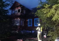 Pożar we wnętrzu budynku - do działań zadysponowano 8 zastępów straży - zdjęcie główne