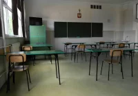 Uczniowie wracają do nauki, przez kilka dni zdalnej. Kiedy ferie? - zdjęcie główne