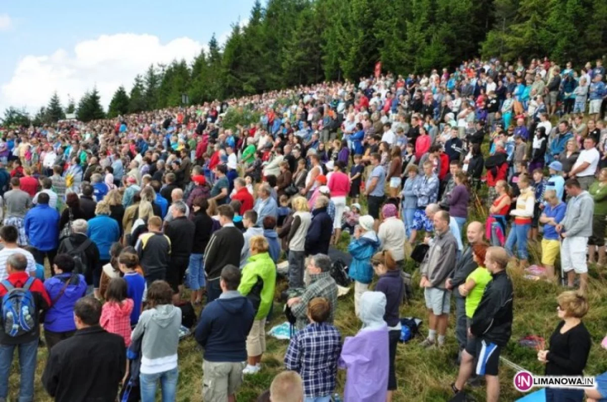 12500 turystów na szczytach Beskidu