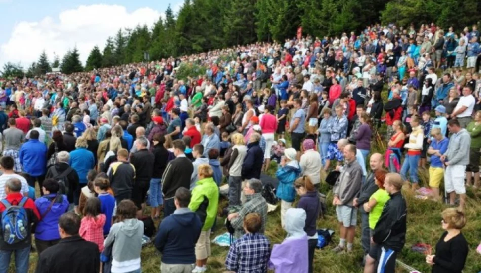 12500 turystów na szczytach Beskidu - zdjęcie 1