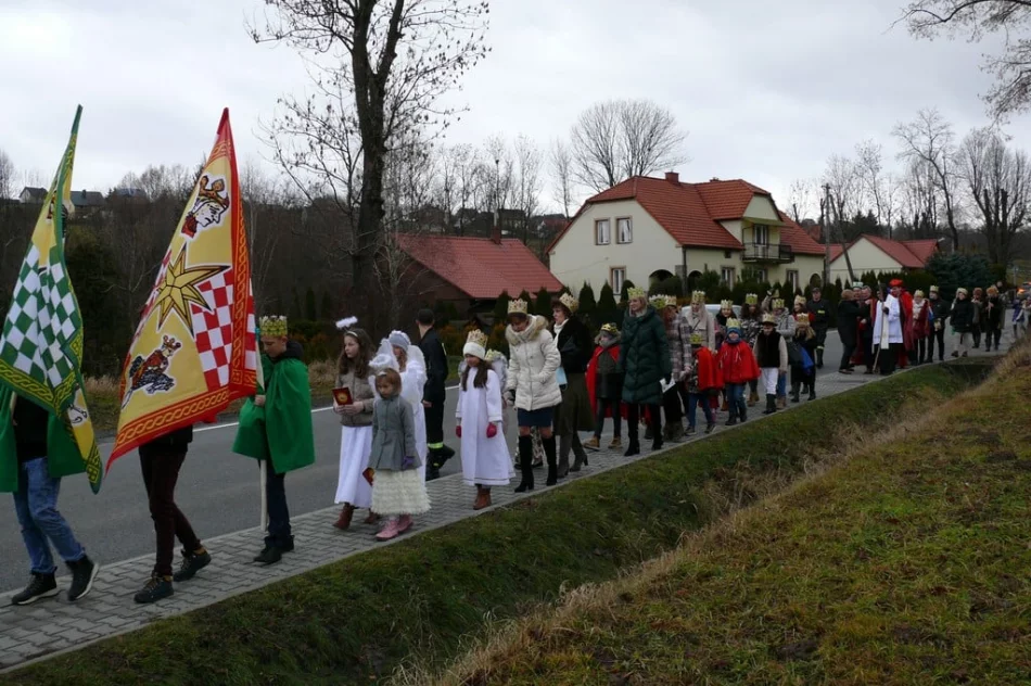 Po raz pierwszy orszak przeszedł ulicami miejscowości - zdjęcie 2