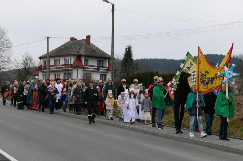 Po raz pierwszy orszak przeszedł ulicami miejscowości - zdjęcie 8