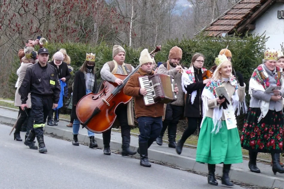 Po raz pierwszy orszak przeszedł ulicami miejscowości - zdjęcie 9