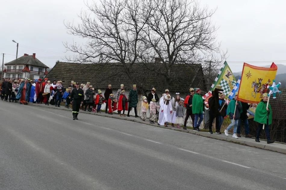 Po raz pierwszy orszak przeszedł ulicami miejscowości - zdjęcie 15