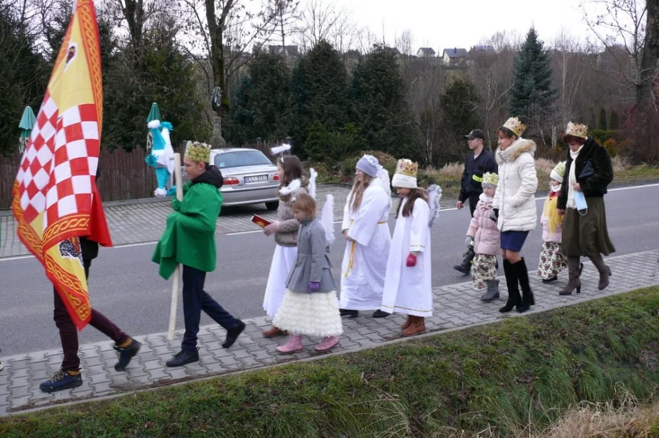 Po raz pierwszy orszak przeszedł ulicami miejscowości - zdjęcie 16