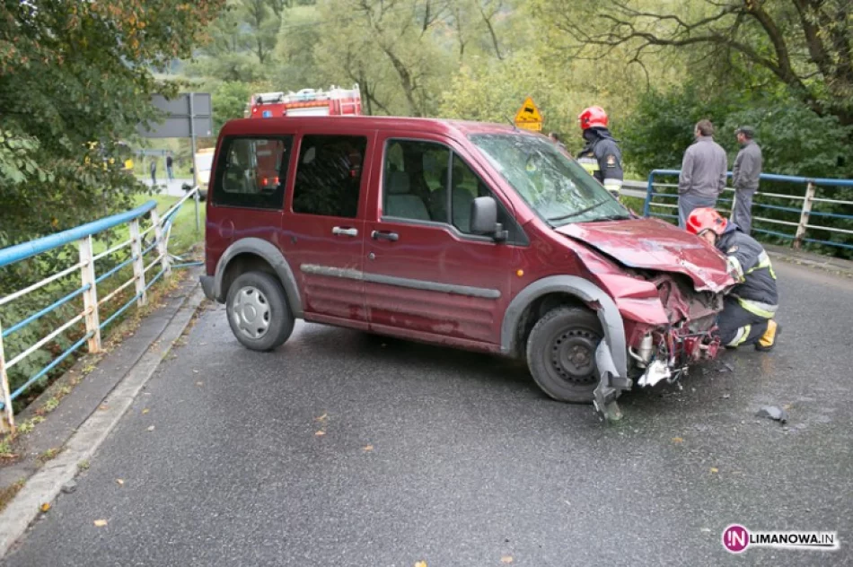 Uderzył w barierę mostu - zdjęcie 3