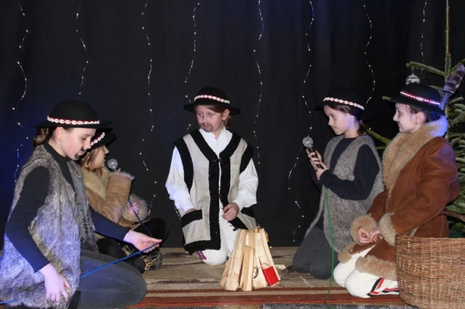 Pandemia nie pozwoliła kolędować w domach, więc zorganizowali jasełka - zdjęcie 6