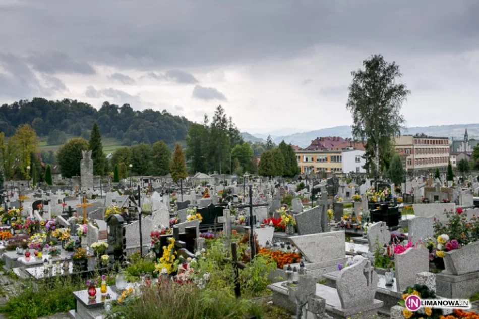 Złodzieje na cmentarzu… ukradli litery - zdjęcie 2