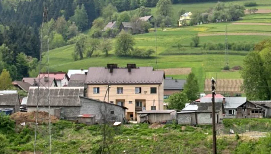 Gmina stara się o środki z programu romskiego na remont bloku - zdjęcie 1