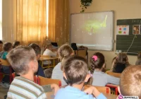 Pierwszoklasiści w Internetowym Teatrze - zdjęcie główne