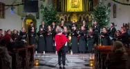 Dwa chóry kolędowały w świątyni - zdjęcie 2