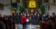 Dwa chóry kolędowały w świątyni - zdjęcie 4