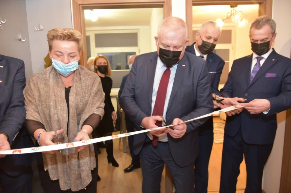 Otwarto ośrodek interwencji kryzysowej - zdjęcie 5
