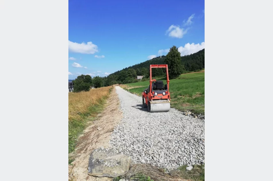 Roboty Ziemne/Koparki 3-5-8-13 tony/Wozidło 6-8 ton/Wywrotka 20 ton/ Hutek / Tel. 880-477-295/ - zdjęcie 5