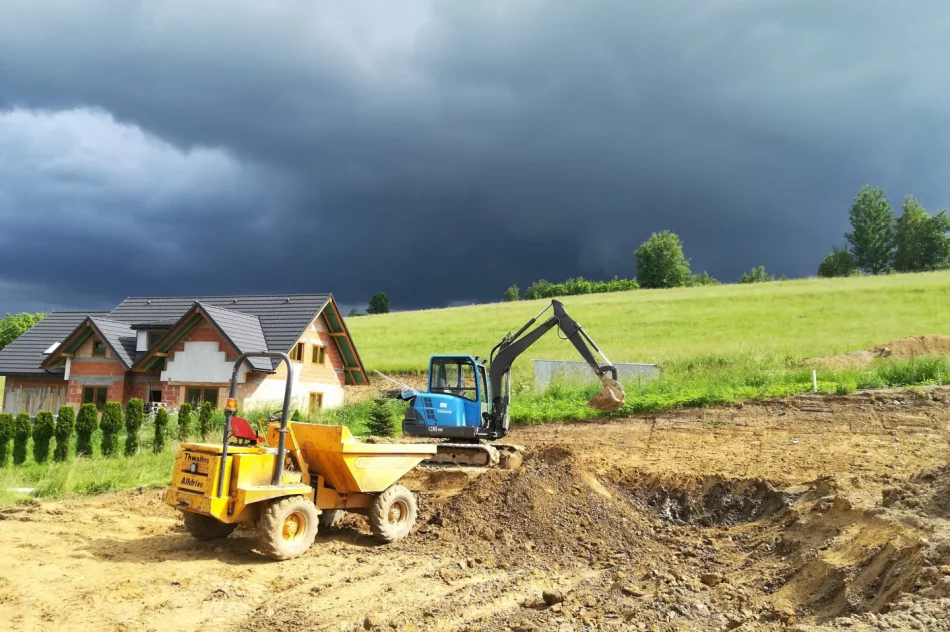 Roboty Ziemne/Koparki 3-5-8-13 tony/Wozidło 6-8 ton/Wywrotka 20 ton/ Hutek / Tel. 880-477-295/ - zdjęcie 4