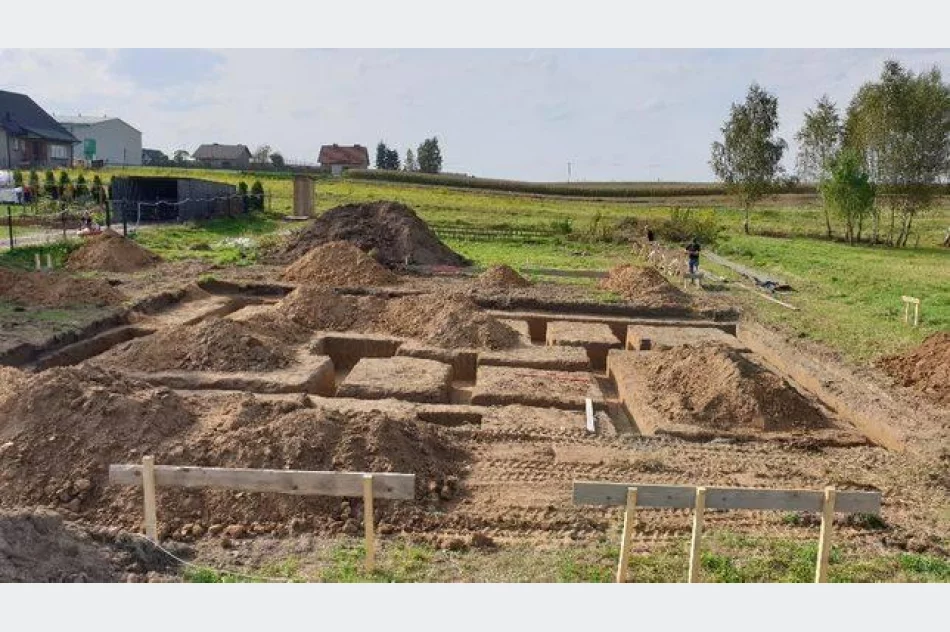 Roboty Ziemne/Koparki 3-5-8-13 tony/Wozidło 6-8 ton/Wywrotka 20 ton/ Hutek / Tel. 880-477-295/ - zdjęcie 21