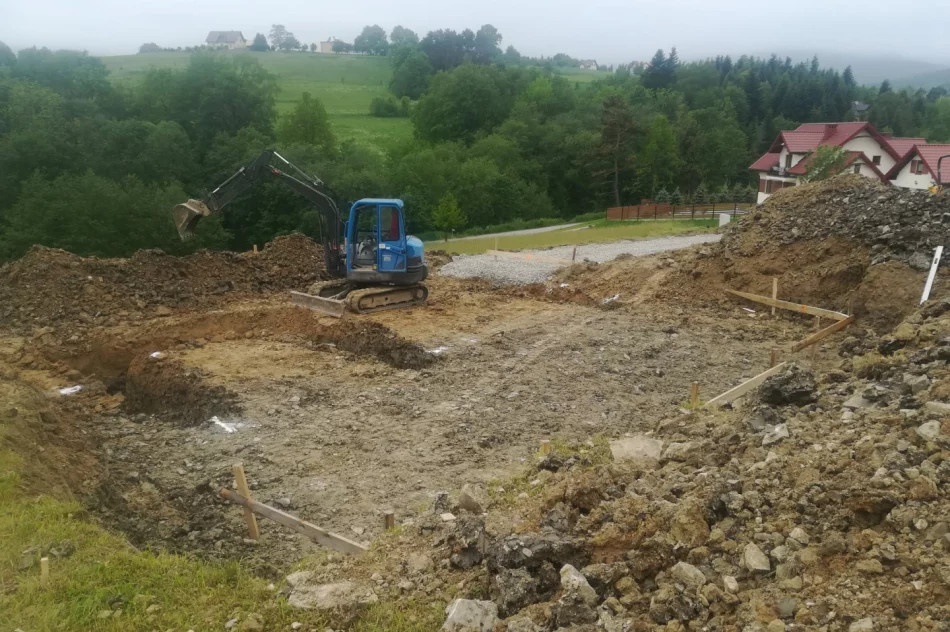 Roboty Ziemne/Koparki 3-5-8-13 tony/Wozidło 6-8 ton/Wywrotka 20 ton/ Hutek / Tel. 880-477-295/ - zdjęcie 22