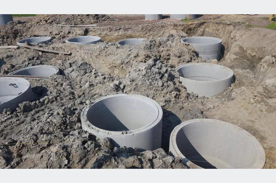 Roboty Ziemne/Koparki 3-5-8-13 tony/Wozidło 6-8 ton/Wywrotka 20 ton/ Hutek / Tel. 880-477-295/ - zdjęcie 24