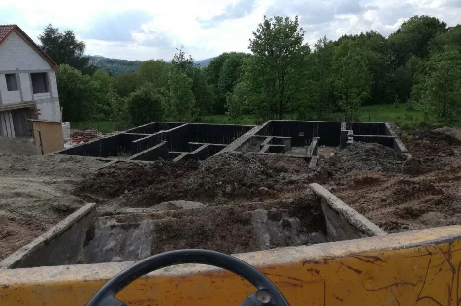 Roboty Ziemne/Koparki 3-5-8-13 tony/Wozidło 6-8 ton/Wywrotka 20 ton/ Hutek / Tel. 880-477-295/ - zdjęcie 26