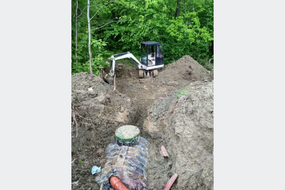 Roboty Ziemne/Koparki 3-5-8-13 tony/Wozidło 6-8 ton/Wywrotka 20 ton/ Hutek / Tel. 880-477-295/ - zdjęcie 28