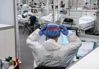 17 nowych zakażeń w powiecie. Rozdysponują 210 mln maseczek  - zdjęcie główne