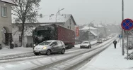 Burza śnieżna w regionie. Trudne warunki na drogach - zdjęcie 3